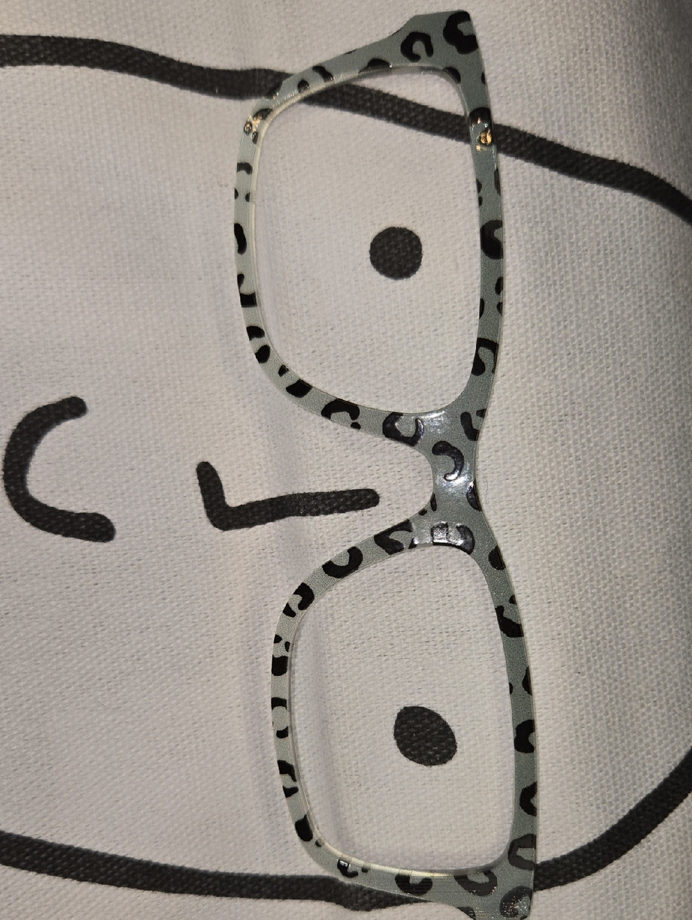 Leopard Print Magnetic Eyeglass Top- Light Gray/Green & Black